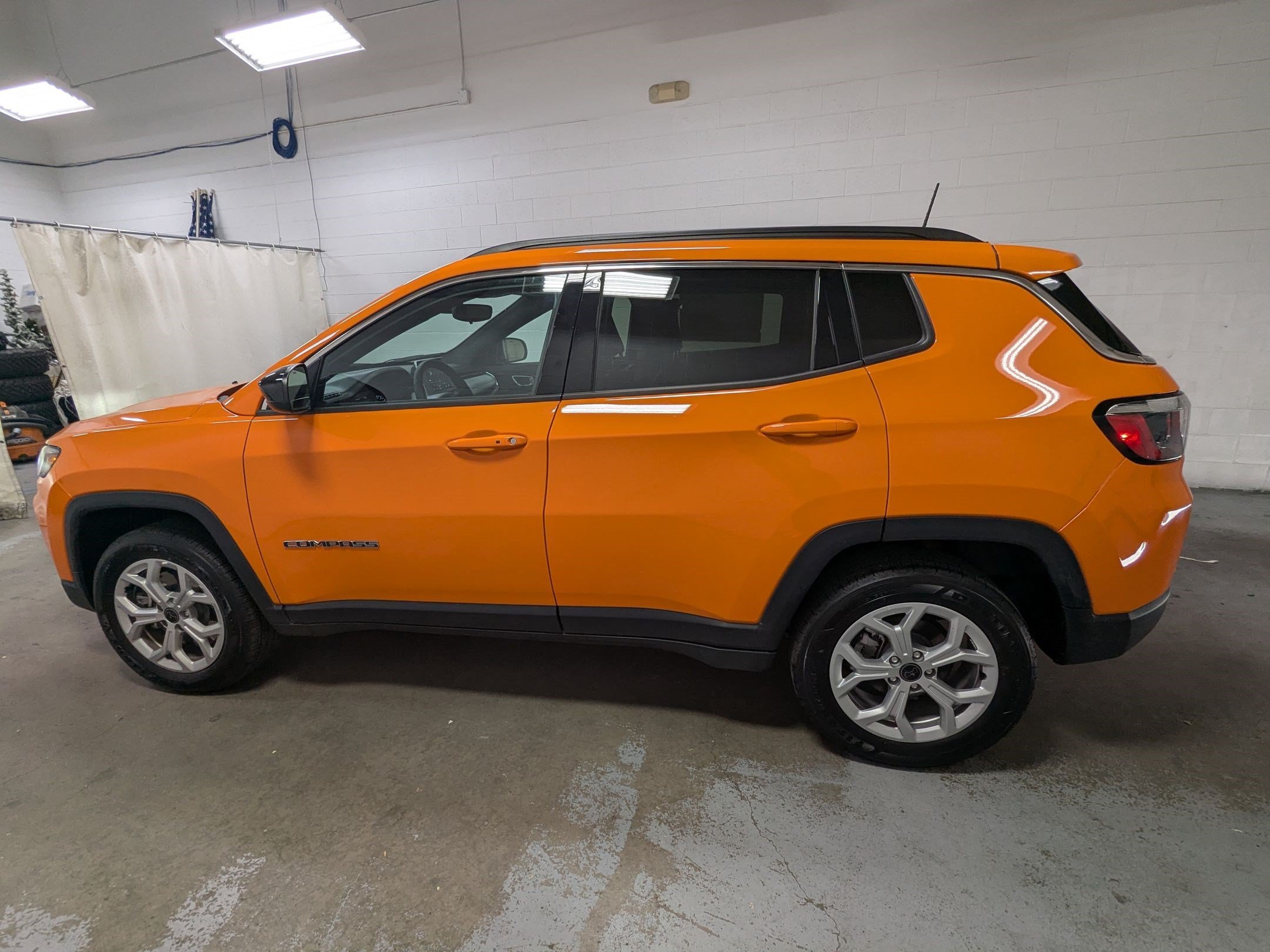 New 2026 Joose Exterior Paint Jeep Latitude image 8