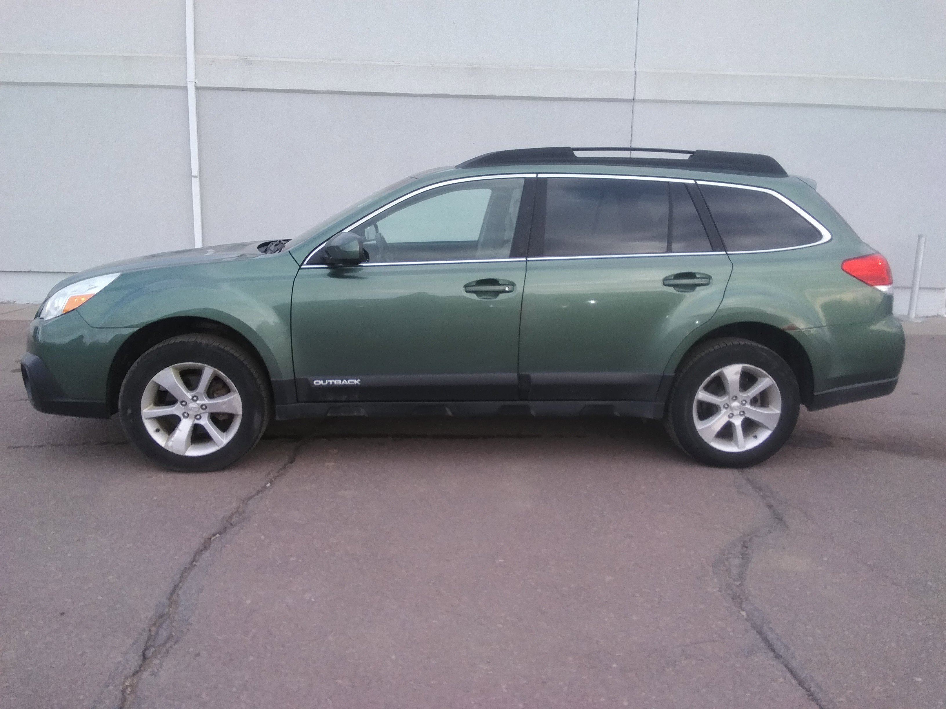 Used 2013 Subaru Outback Limited with VIN 4S4BRCKC5D3314640 for sale in Aberdeen, SD