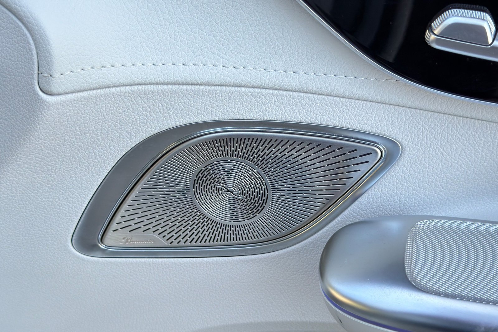 Certified Used 2023 White/off-white Mercedes-Benz 500 Sedan image 6