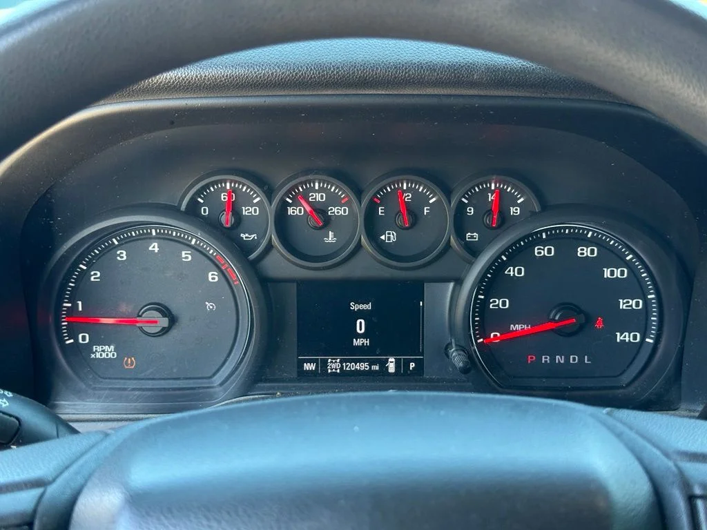 Used 2019 Red Chevrolet Custom image 17