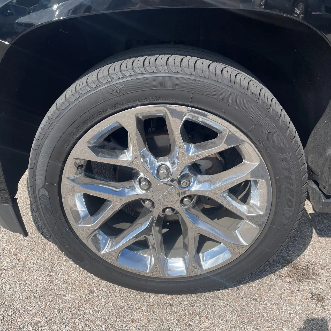 Used 2020 Onyx Black GMC Denali image 21