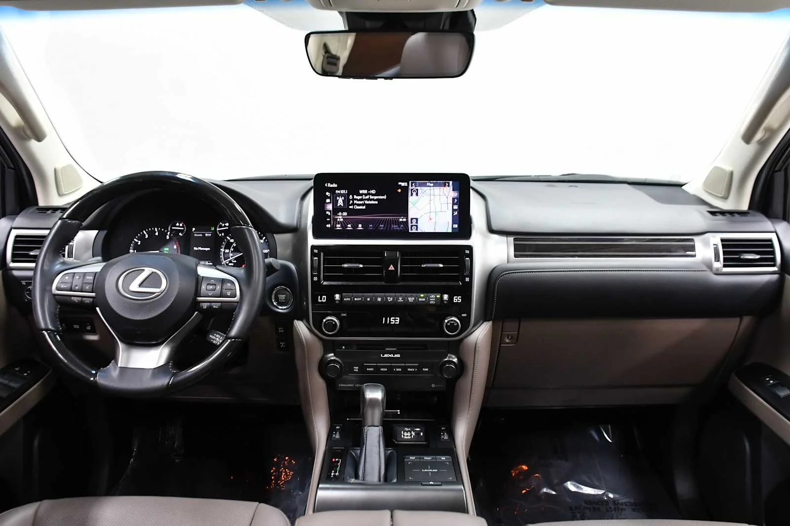 Used 2023 Eminent White Pearl Lexus Premium image 18
