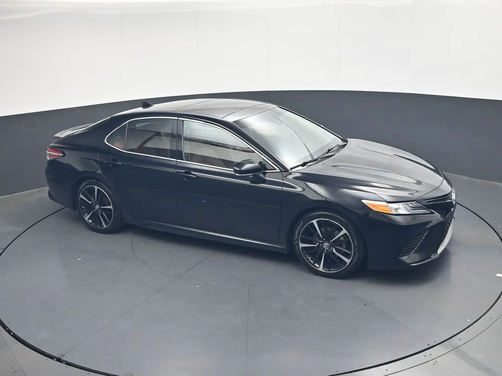 Used 2018 Midnight Black Metallic Toyota XSE image 21