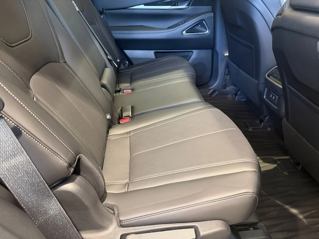 New 2027 HARBOR GRAY INFINITI Sport AWD image 10