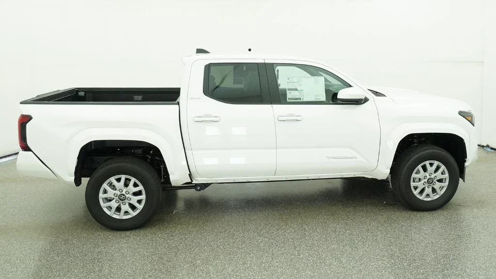 New 2026 Ice Cap Toyota SR5 image 16