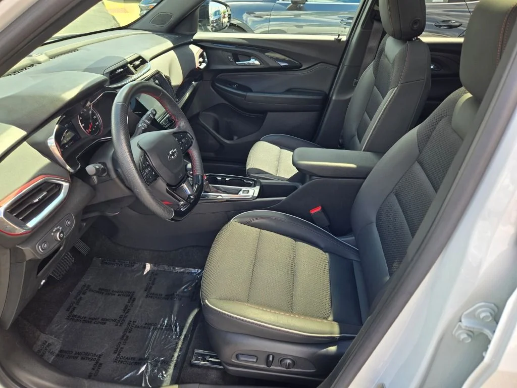 Used 2022 White Chevrolet RS image 21