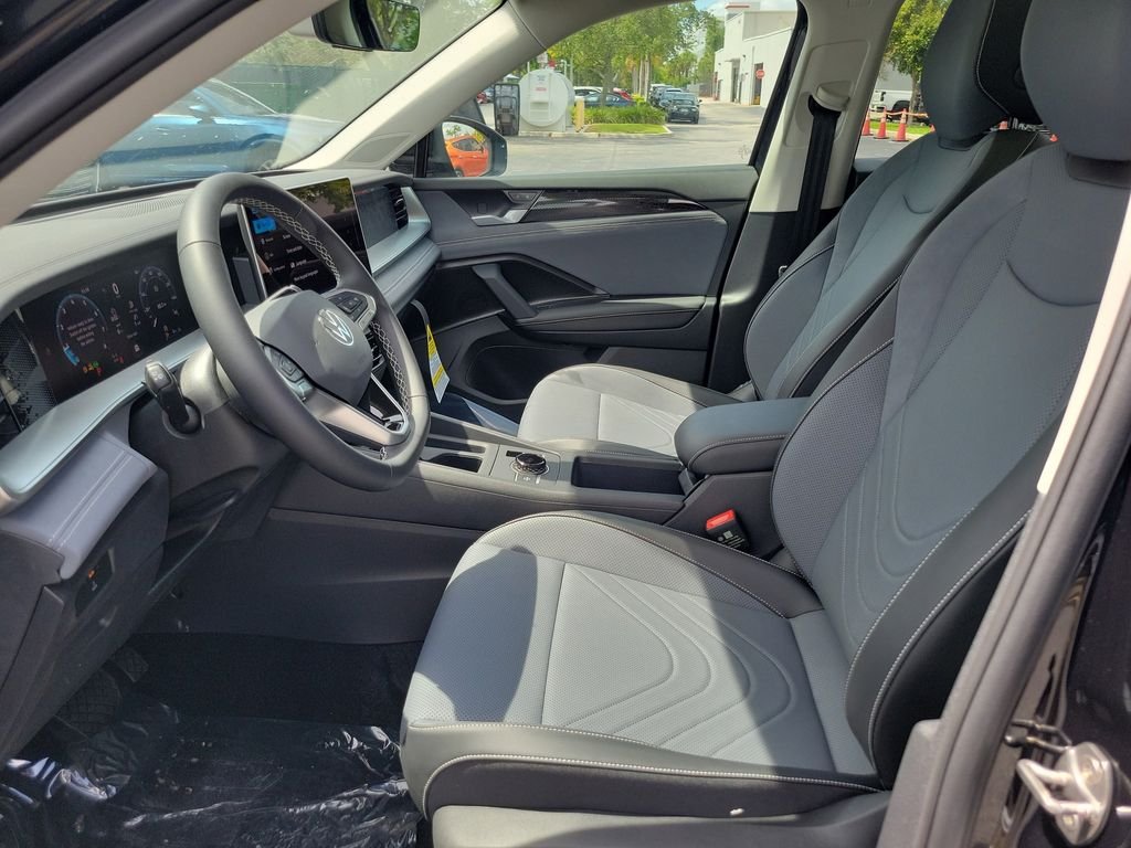 New 2026 Black Volkswagen 2.0T SE image 9