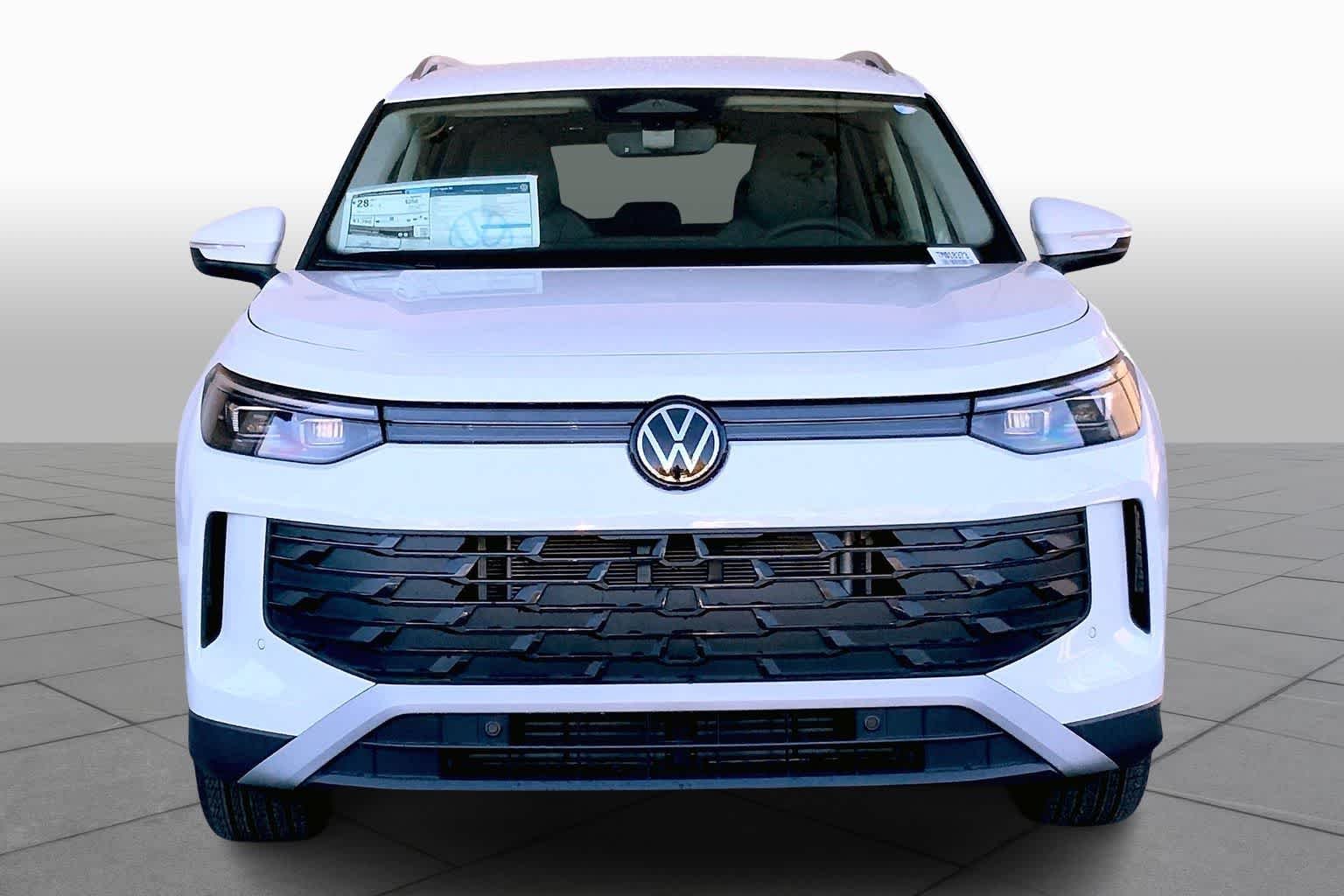 New 2026 Pure White Volkswagen SE image 3