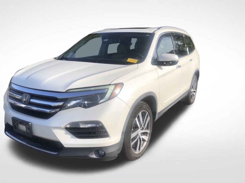 Used 2017 White Honda Touring image 2