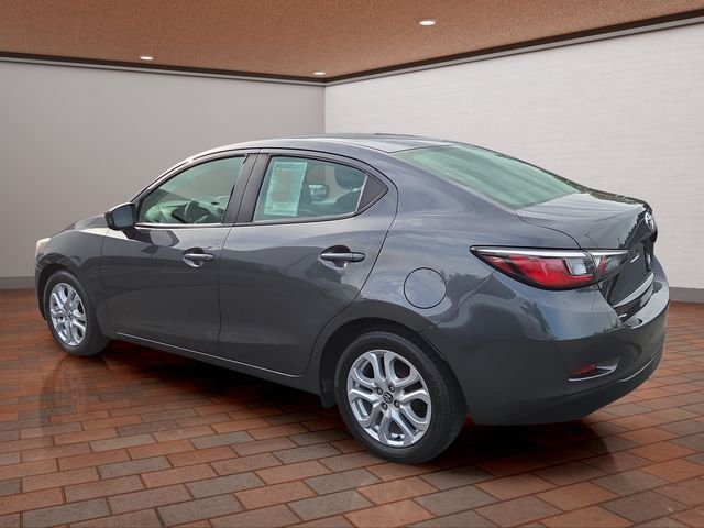 Used 2017 Graphite Toyota Base image 25