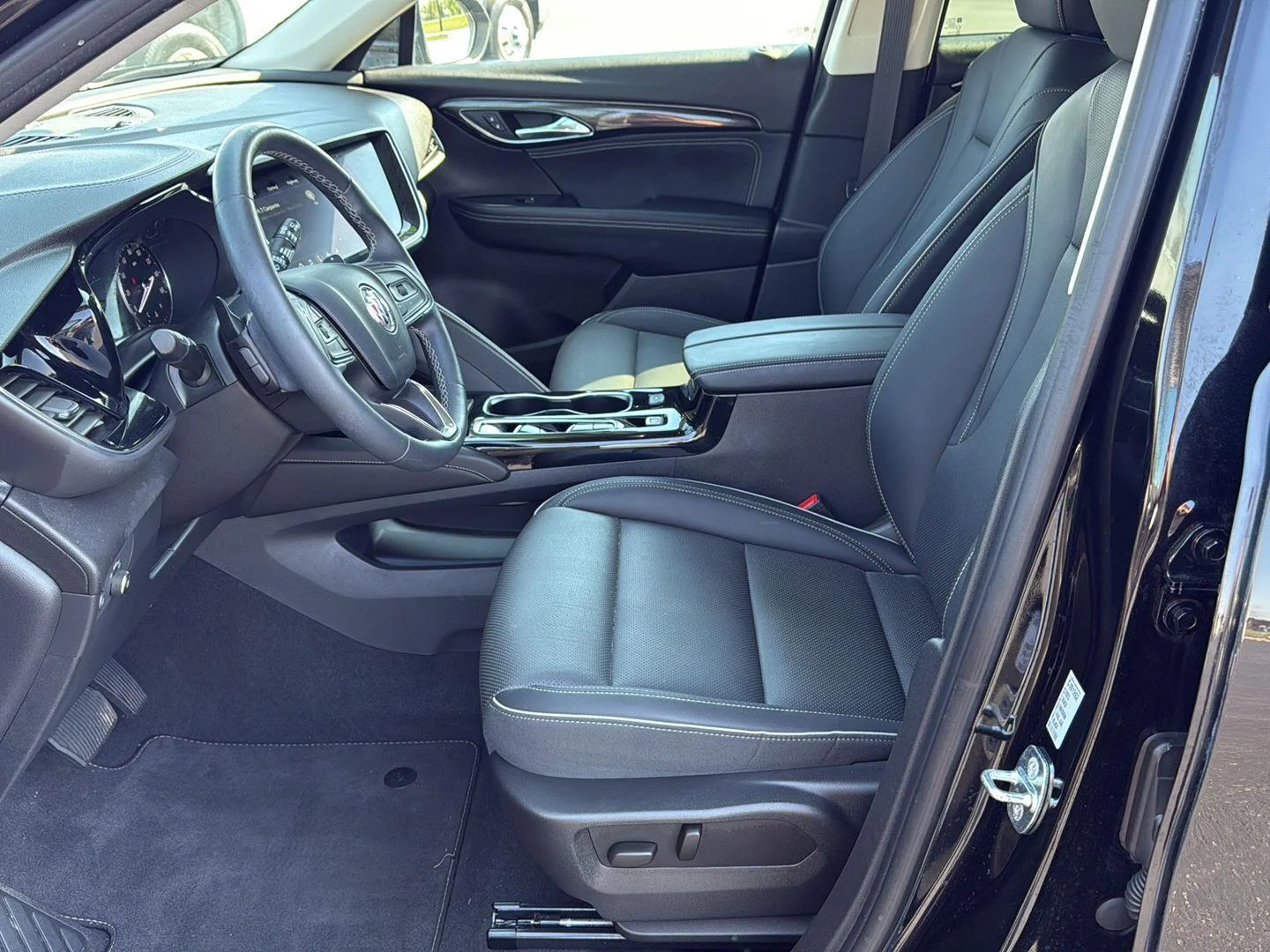 Used 2023 Ebony Twilight Metallic Buick Essence image 10