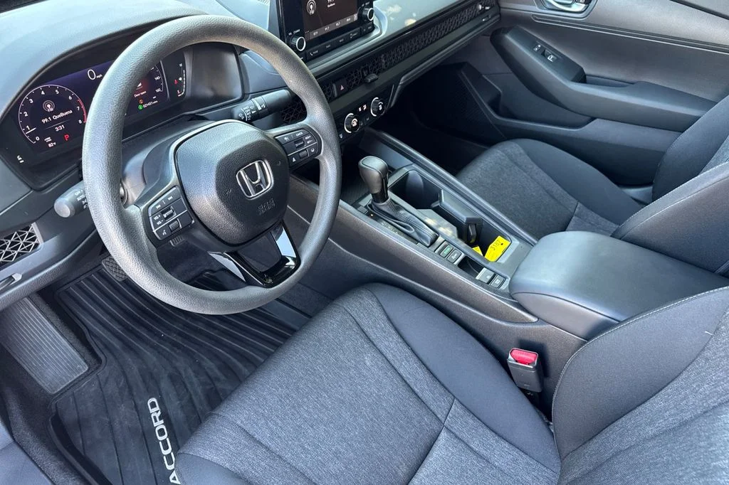 Used 2025 Meteorite Gray Metallic Honda LX image 12