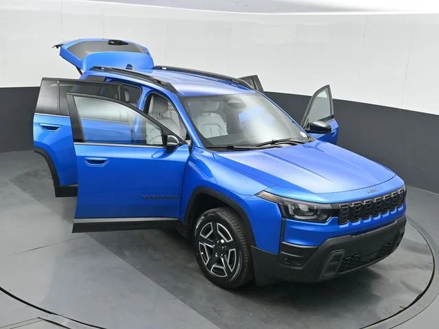 New 2026 Hydro Blue Pearl-Coat Exterior Paint Jeep Limited image 51