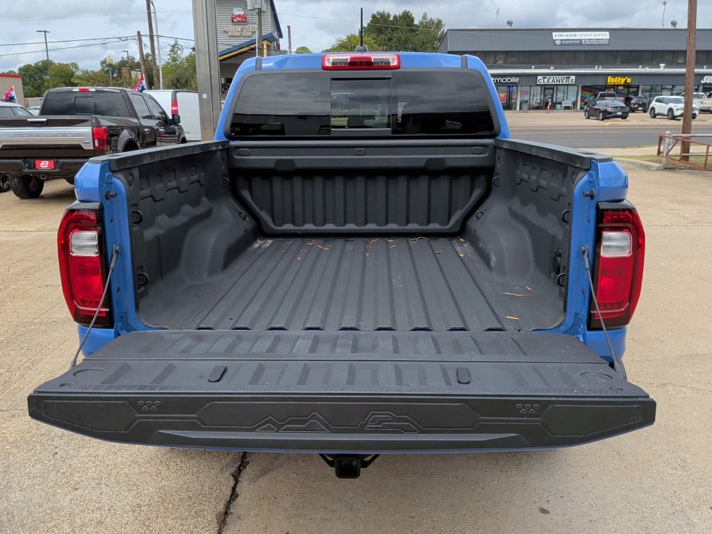 Used 2026  GMC Elevation image 39