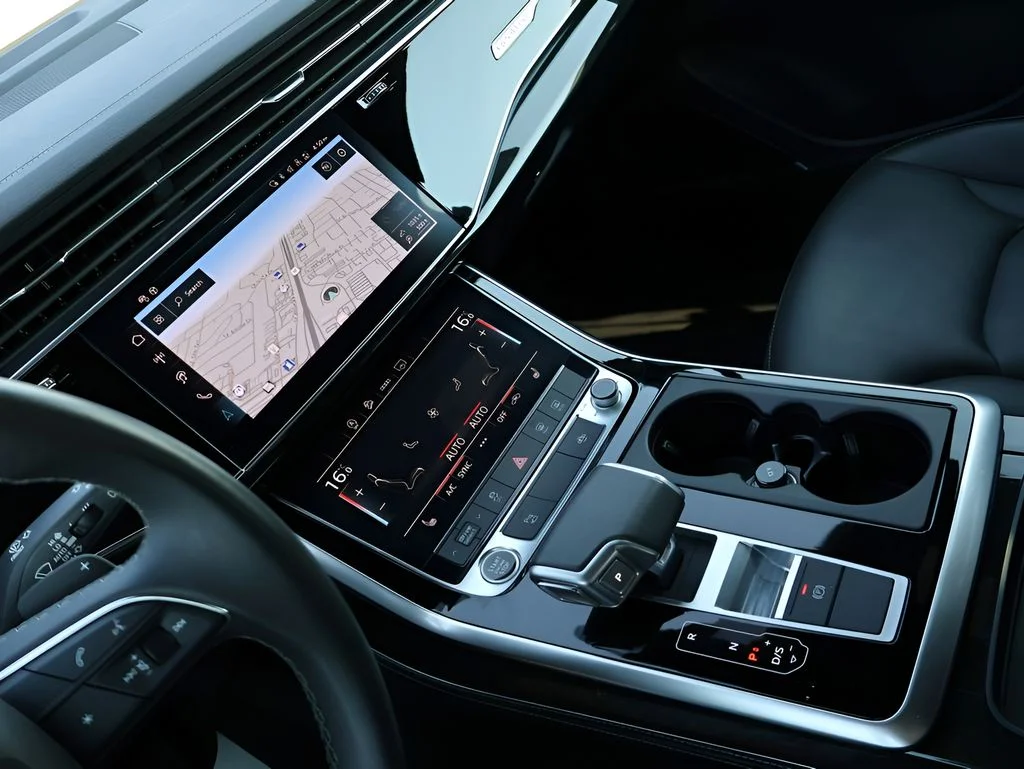Used 2025  Audi 55 Premium Plus image 20