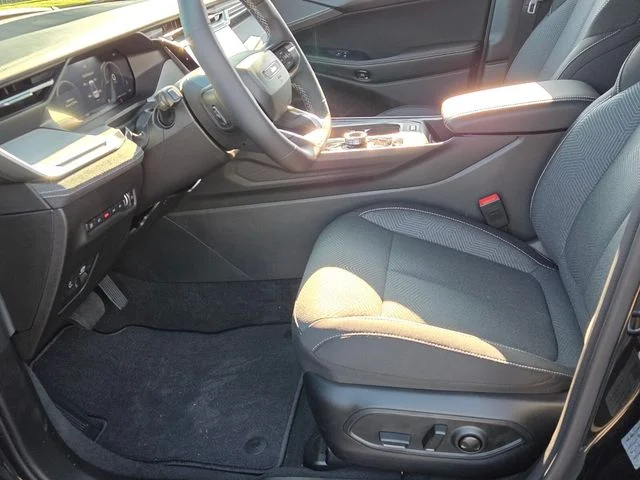 New 2026 Diamond Black Crystal Pearlcoat Jeep Laredo image 6