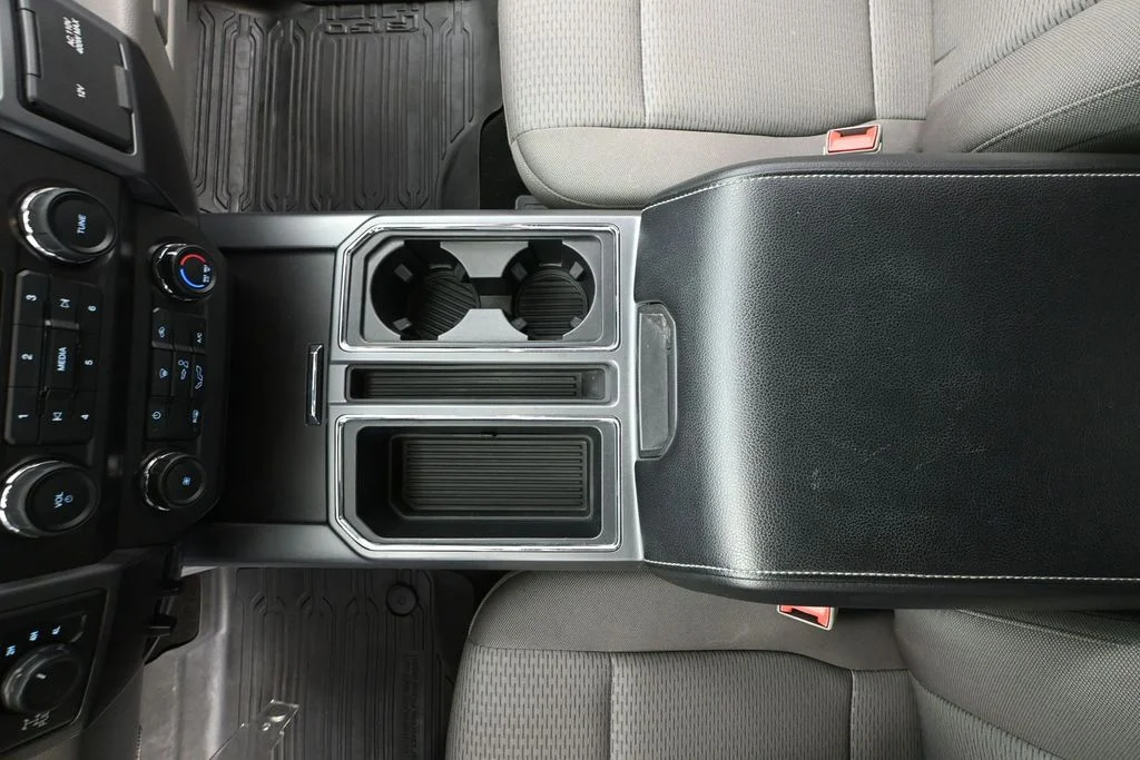Used 2020 White Ford XLT image 26