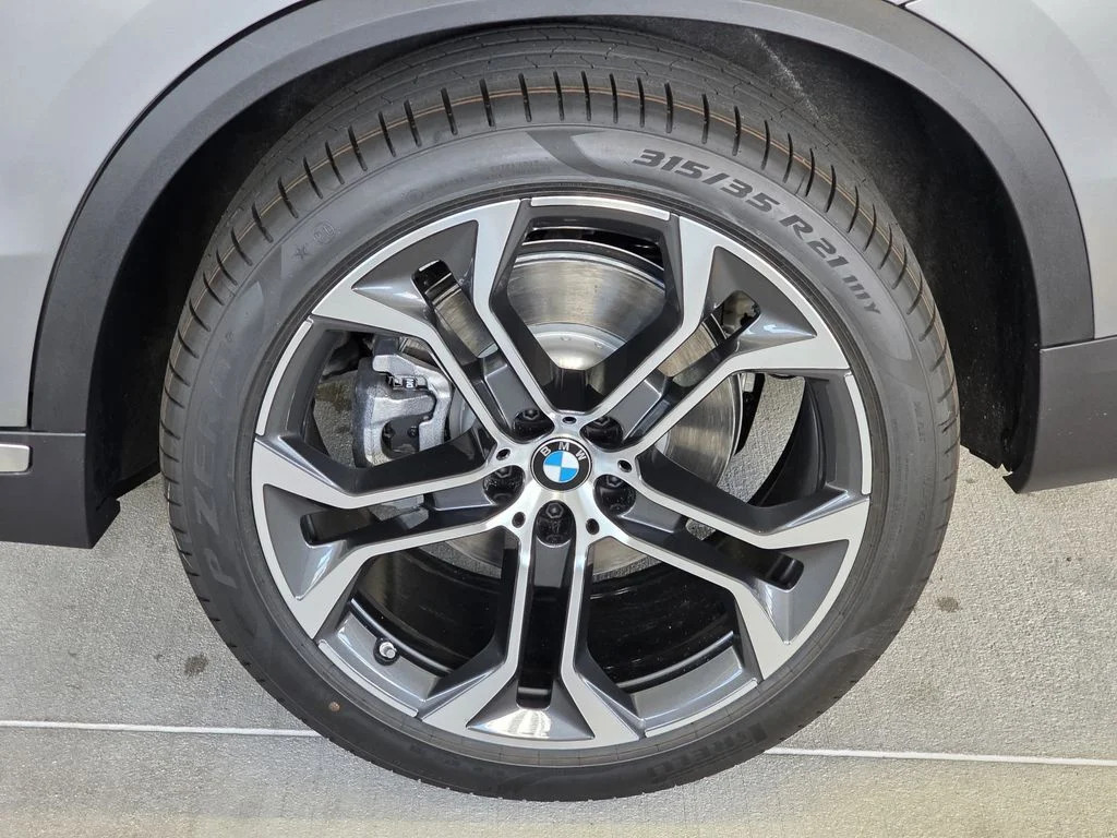 New 2026 Gray BMW sDrive40i image 5
