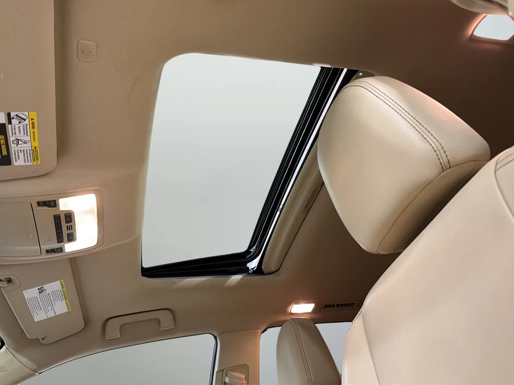 Used 2019 Red Toyota XLE image 18