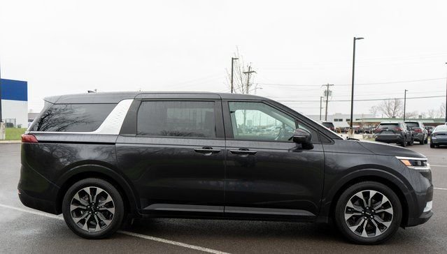 Used 2024 Gray Kia EX image 5