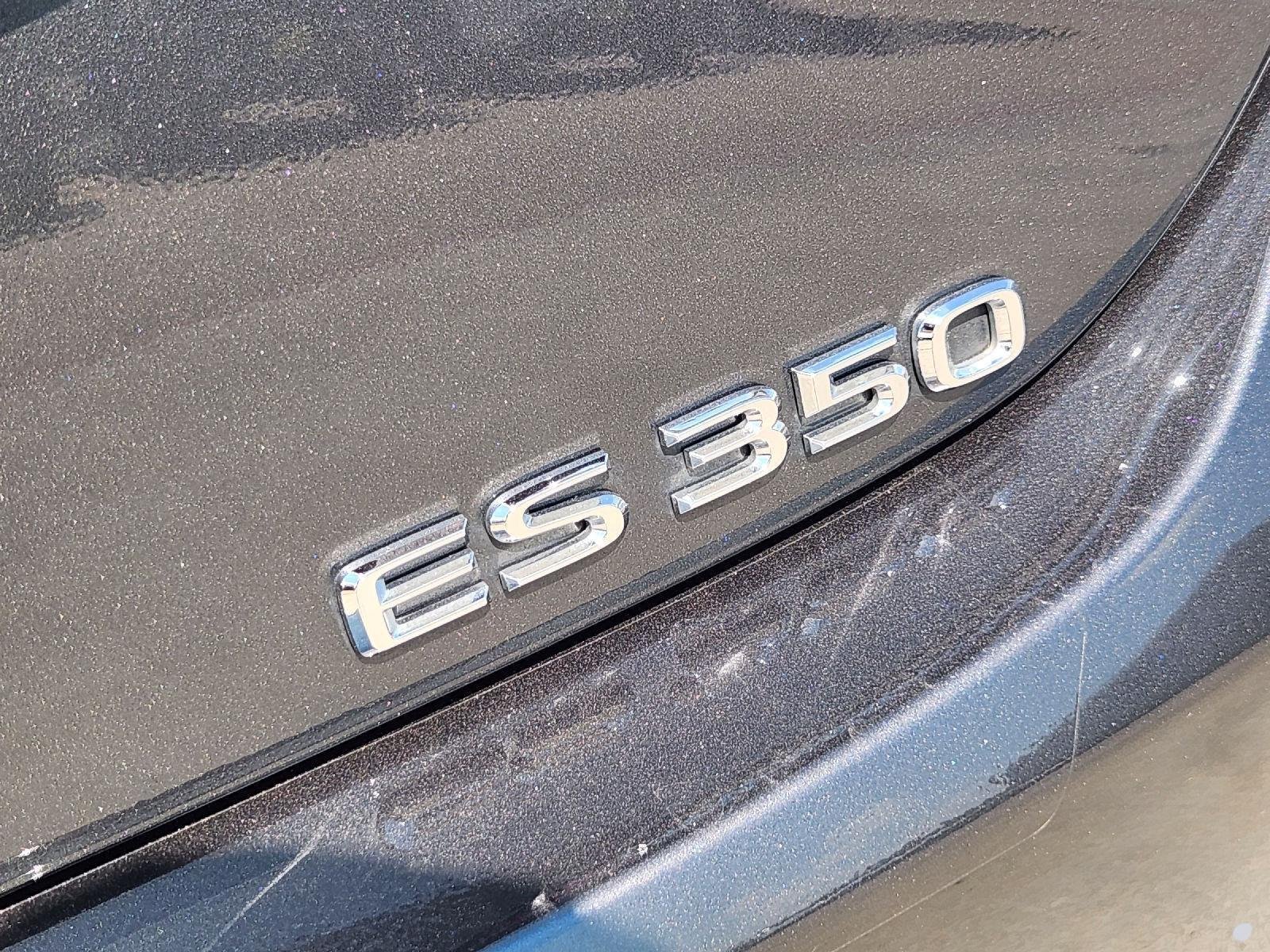 2025 Lexus ES 350 - Photo 11