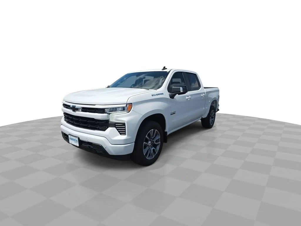 New 2026 Summit White Chevrolet RST image 4