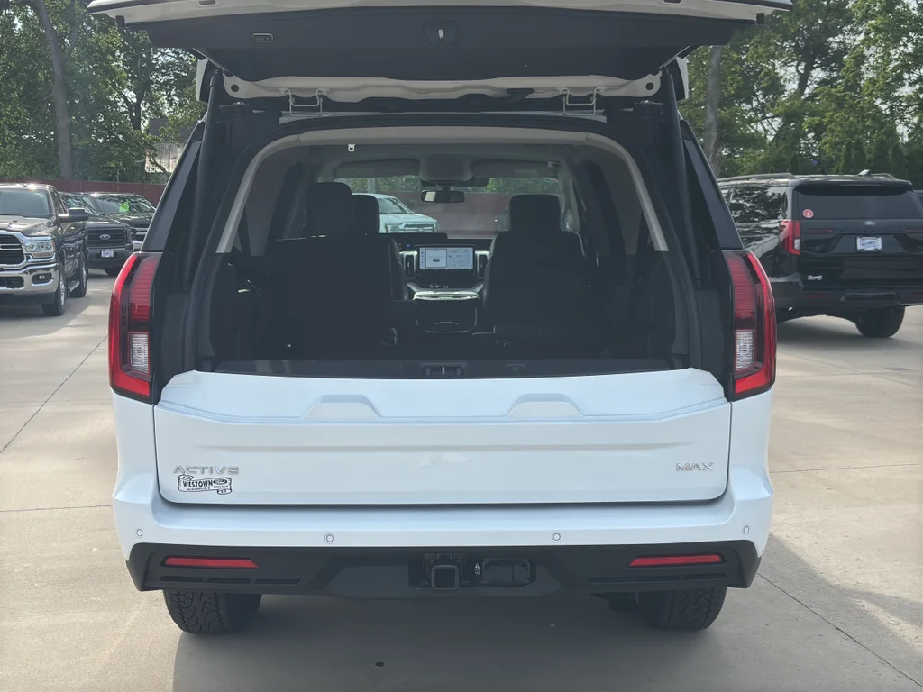 New 2026 Oxford White Ford MAX Active image 13