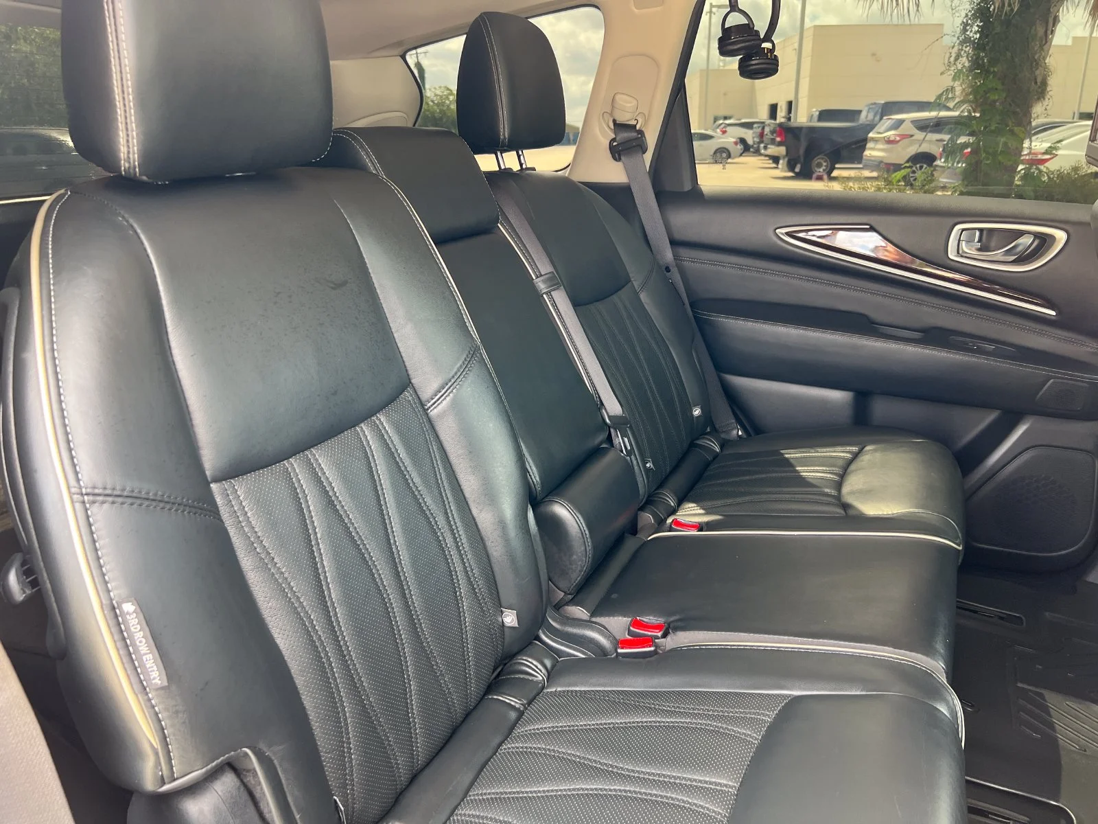 Used 2020 White INFINITI LUXE image 20