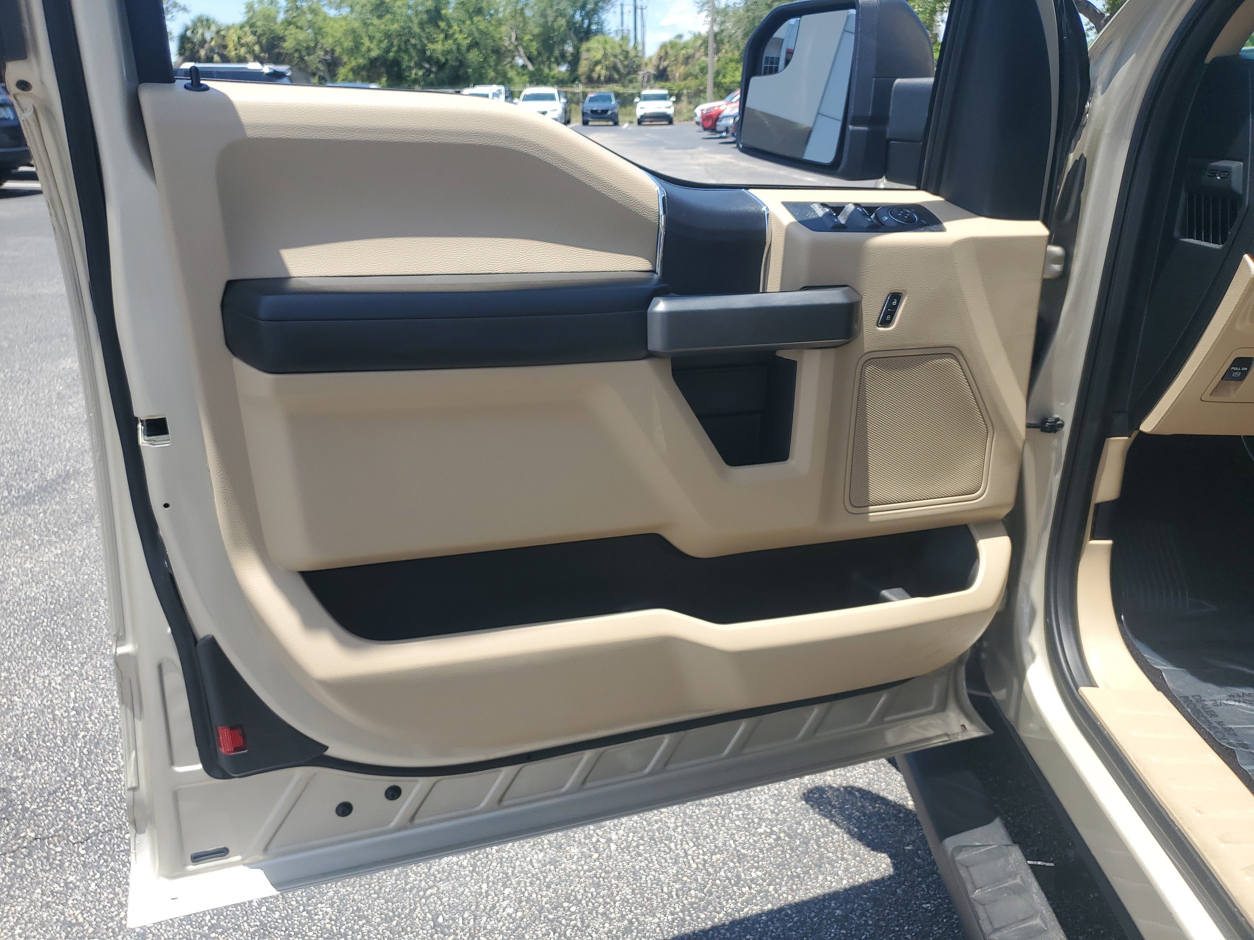 Used 2018 White Gold Ford XLT image 21