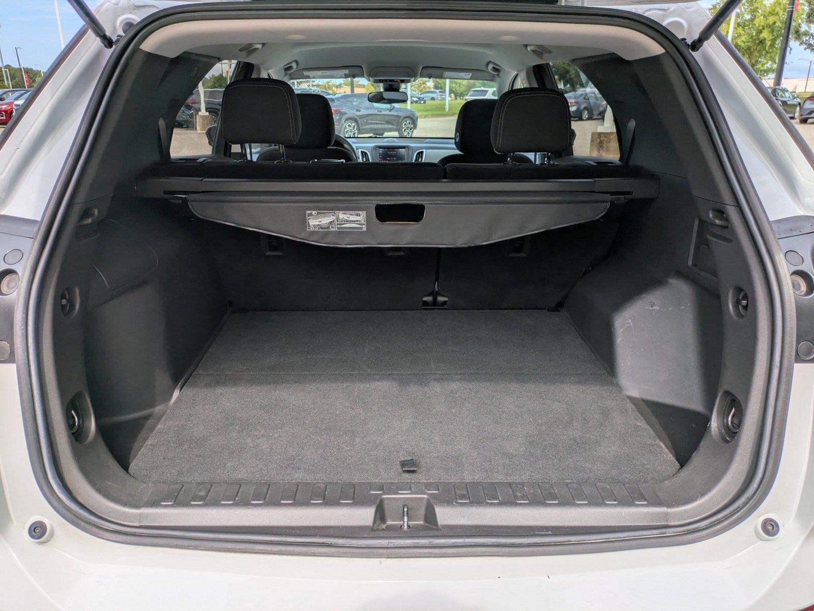 Used 2022 Summit White Chevrolet LT image 13