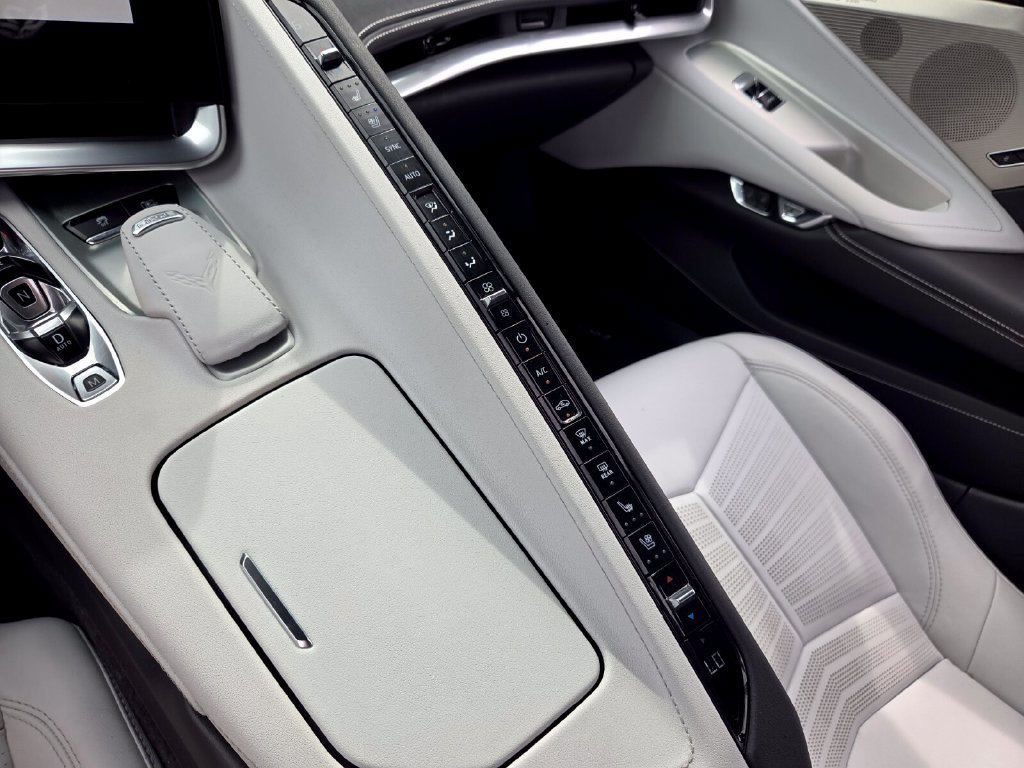 2025 Chevrolet Corvette 2LT - Photo 26