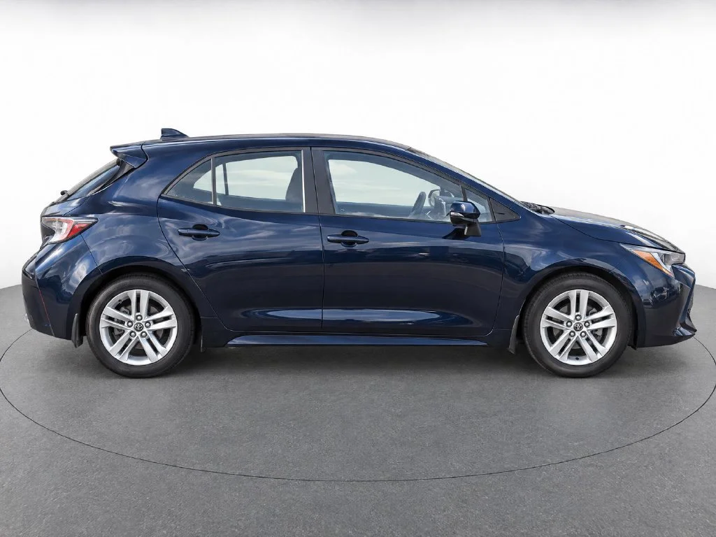 Used 2019 Blue Toyota  image 6