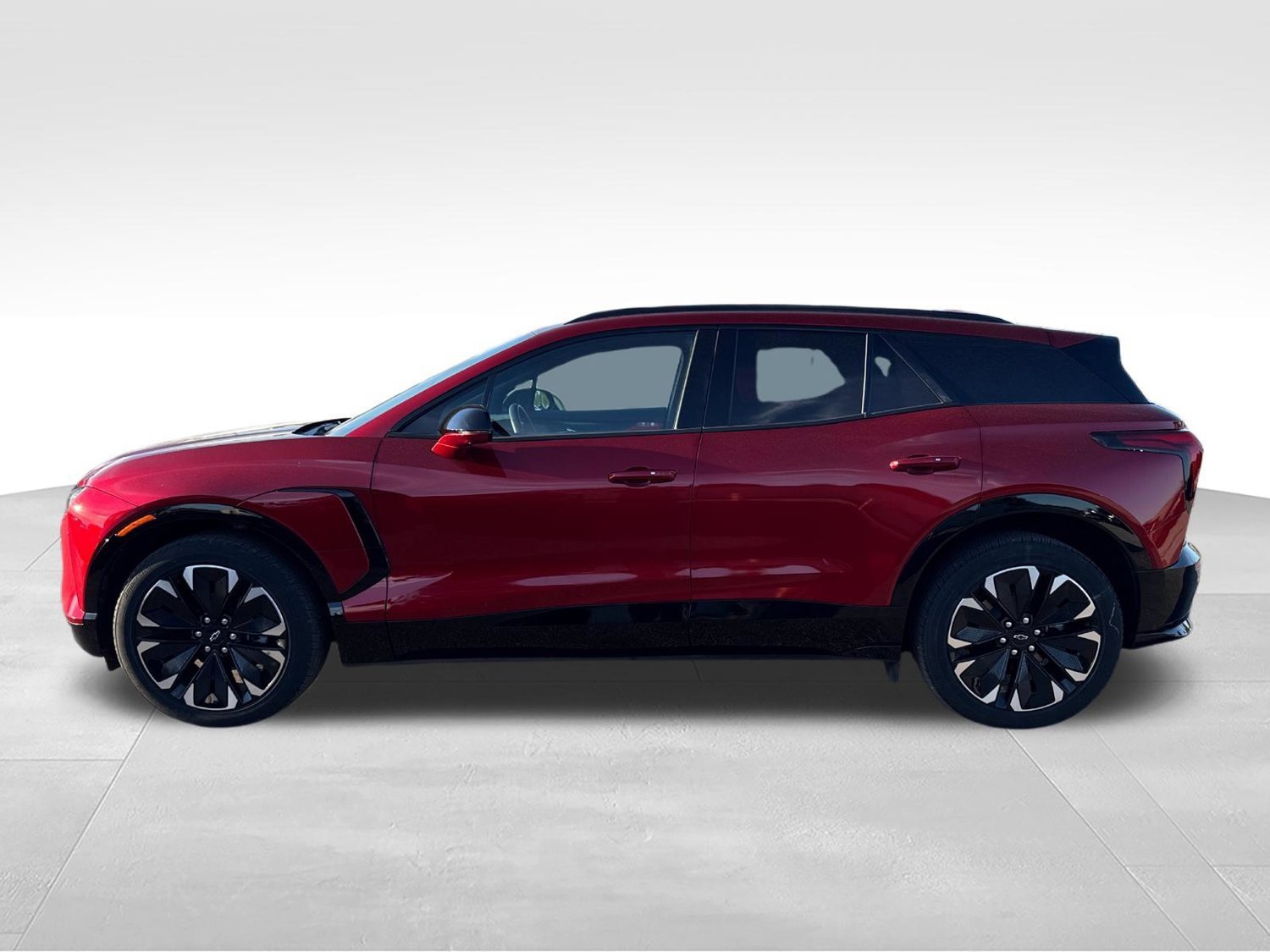 Used 2024 Chevrolet Blazer EV RS with VIN 3GNKDCRJ9RS153239 for sale in Smithville, MO