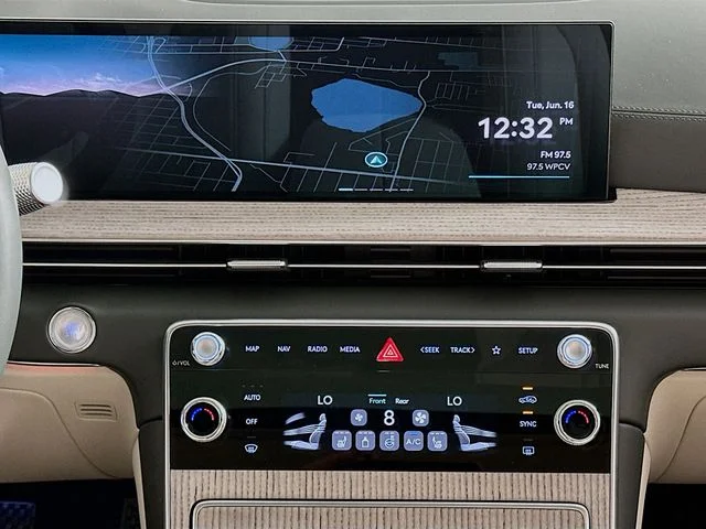 New 2026 Gray Genesis 2.5T Select image 16