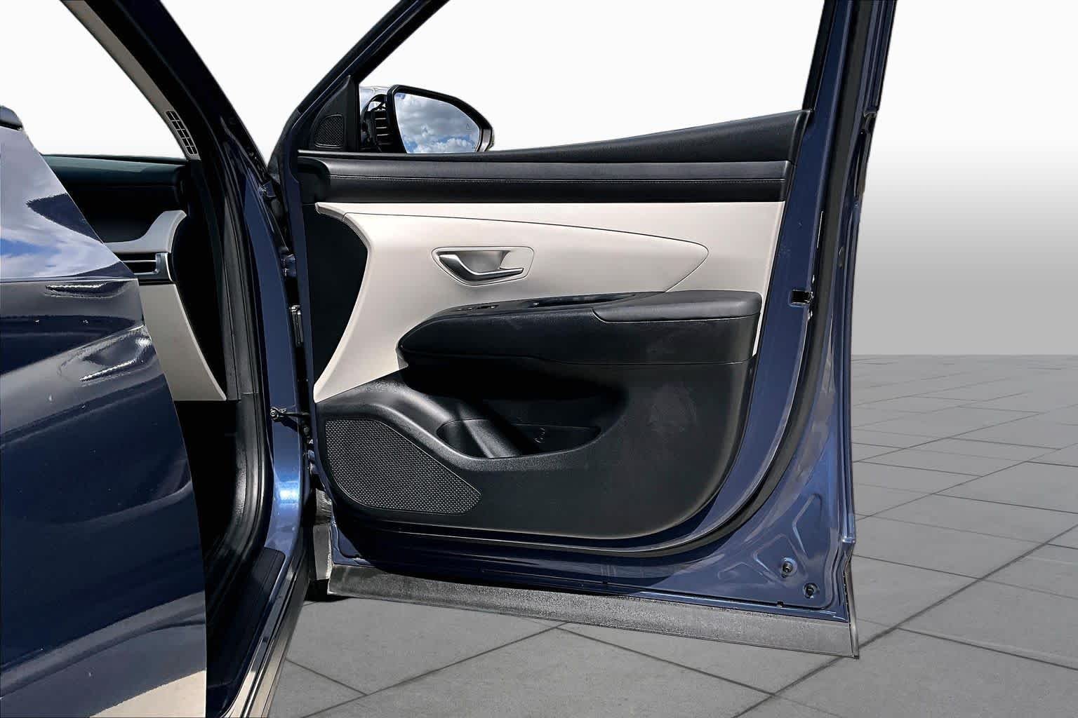 Used 2025 Atlantis Blue Hyundai SE image 21