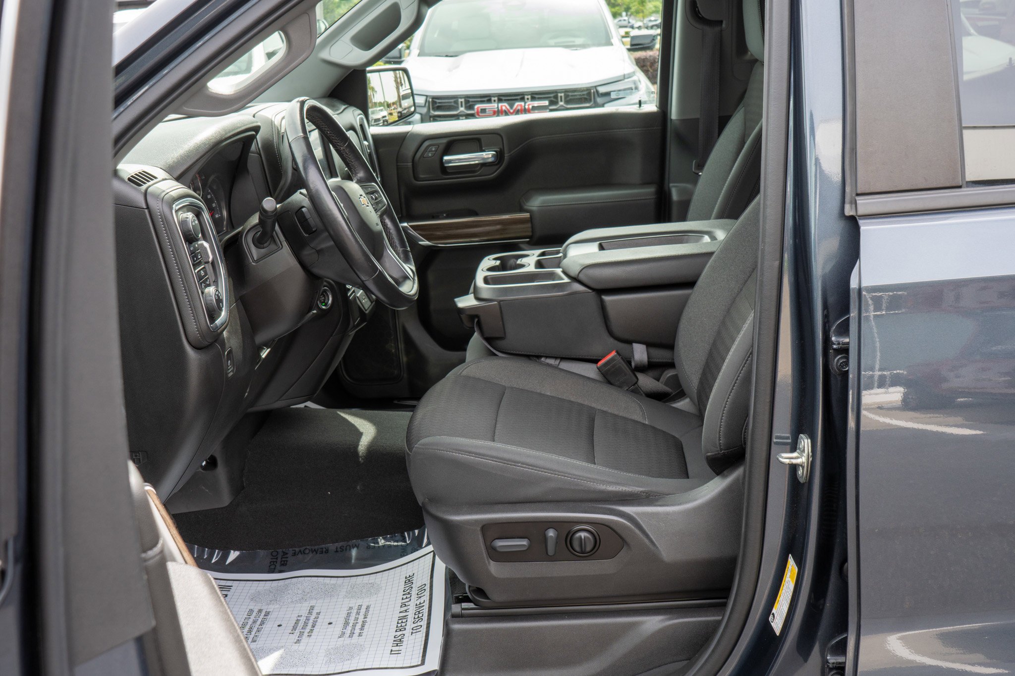 Used 2022 Shadow Gray Metallic Chevrolet LT image 26