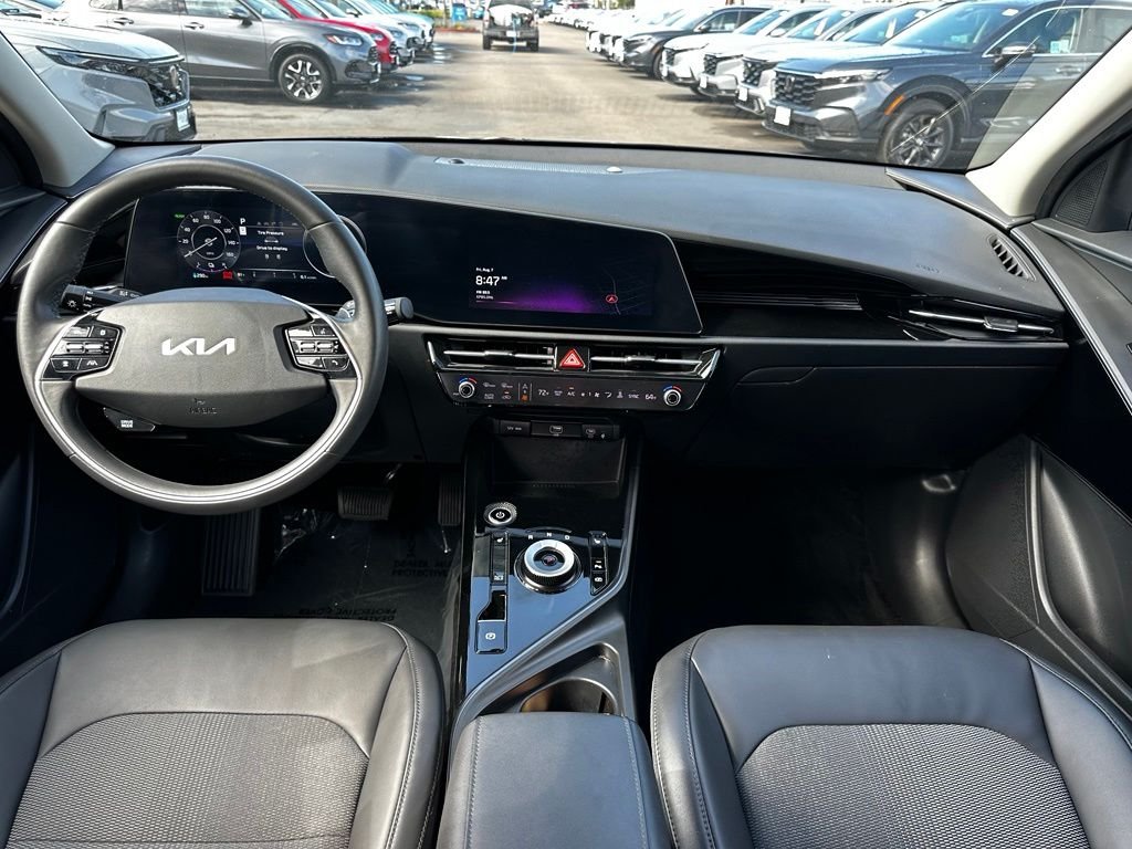 Used 2023 Gray Kia Wind image 18