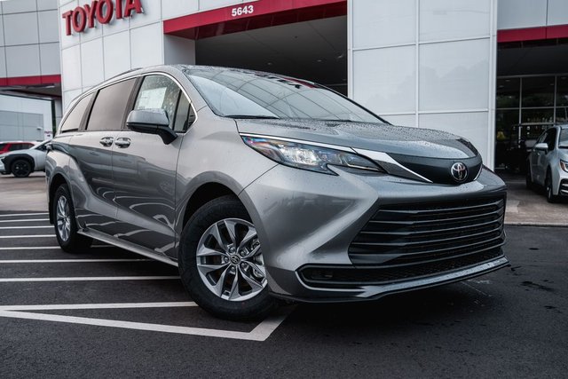 2026 Toyota Sienna LE