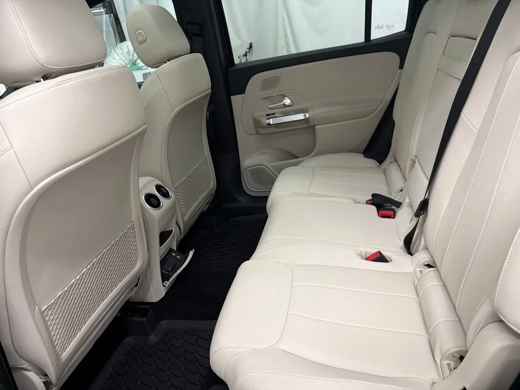 New 2026 Black Mercedes-Benz GLB 250 image 19