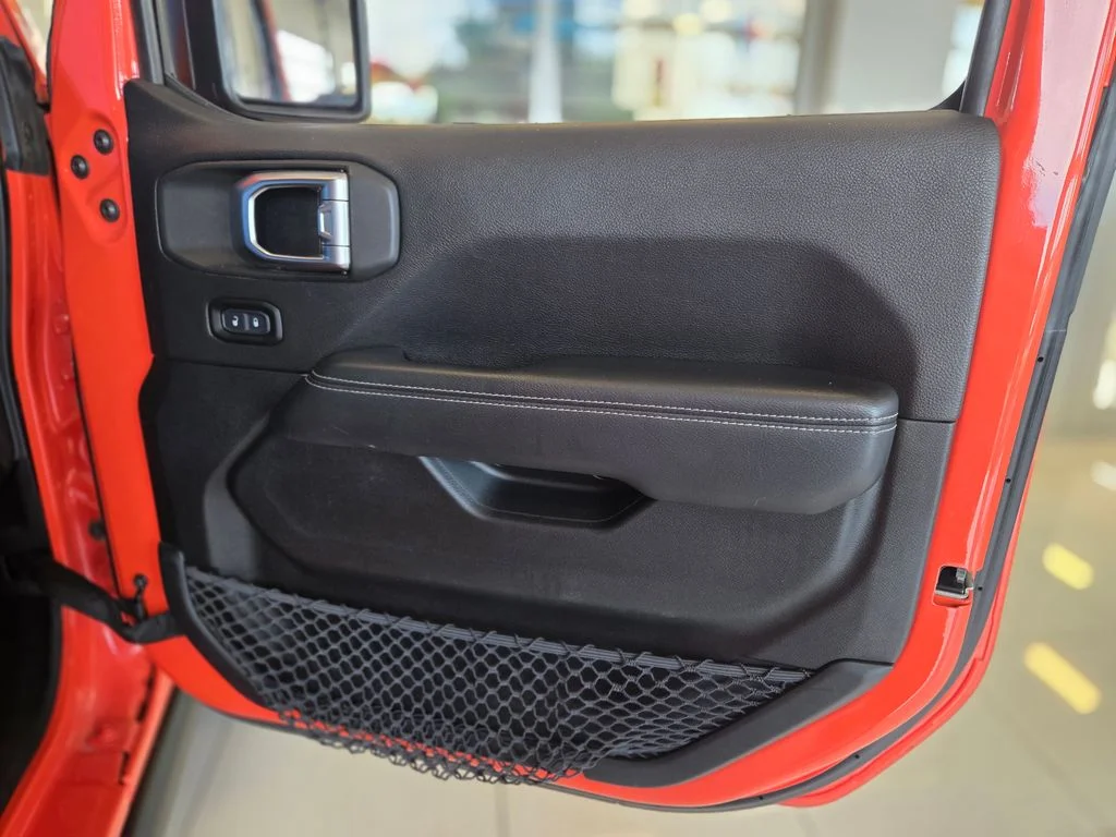 Used 2020 Punkn Metallic Clearcoat Jeep Rubicon image 19