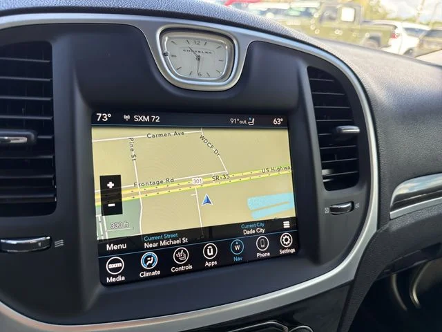 Used 2022 White Chrysler Touring image 23