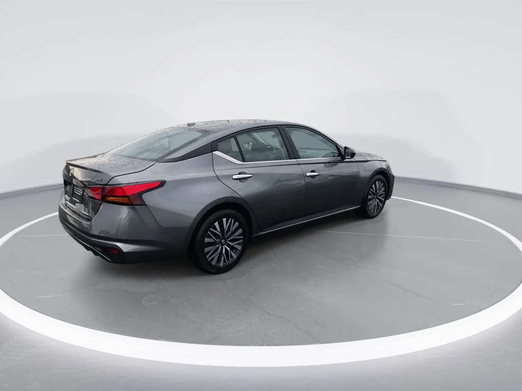Used 2024 Gray Nissan 2.5 SV image 8