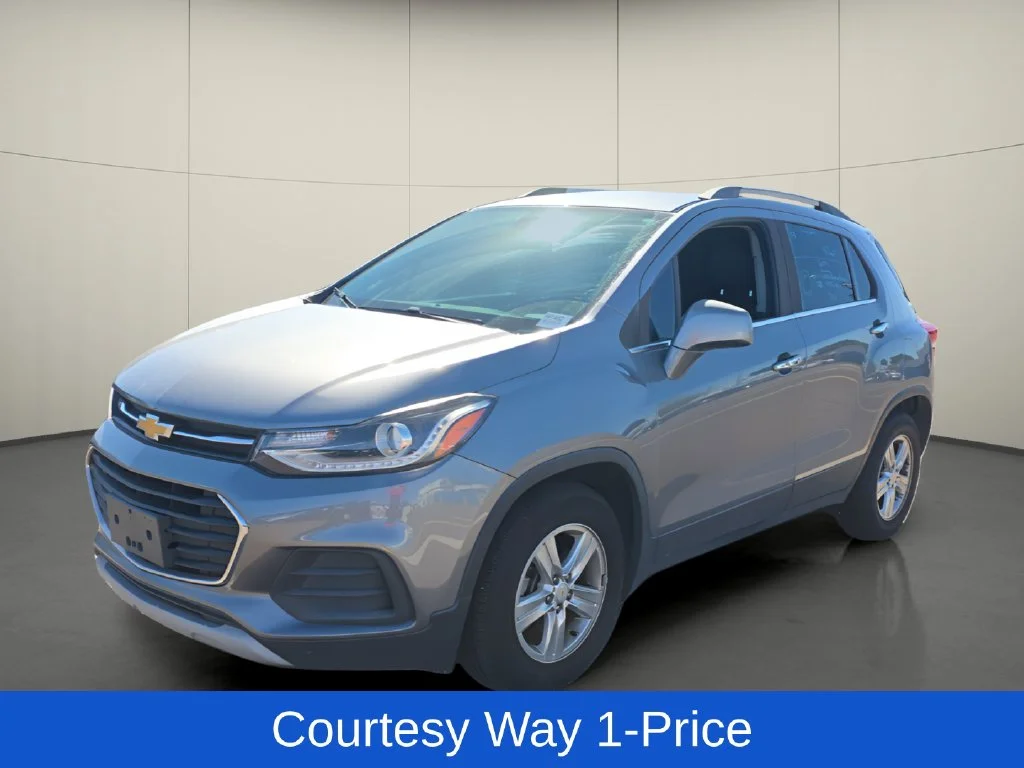 Used 2019 Gray Chevrolet LT image 4