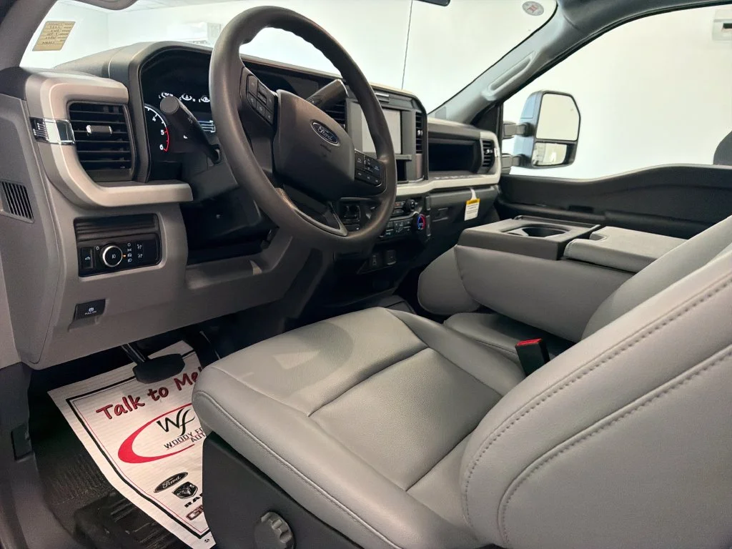 New 2027 Oxford White Ford F-350® XL image 11
