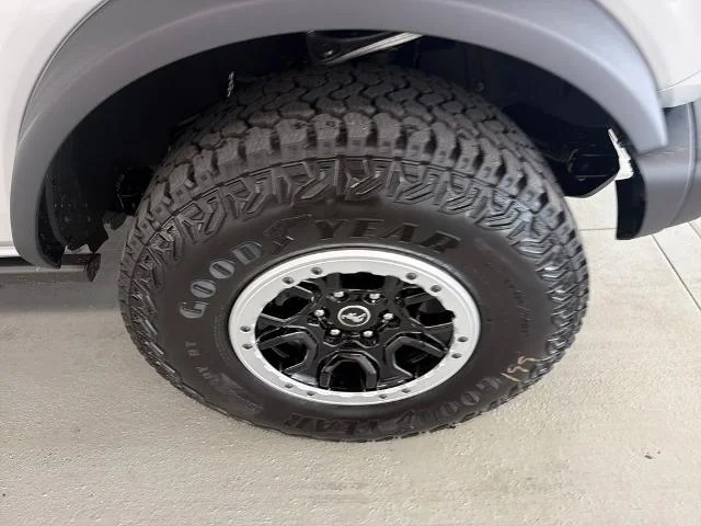 New 2026 Avalanche Gray Ford Badlands® image 21