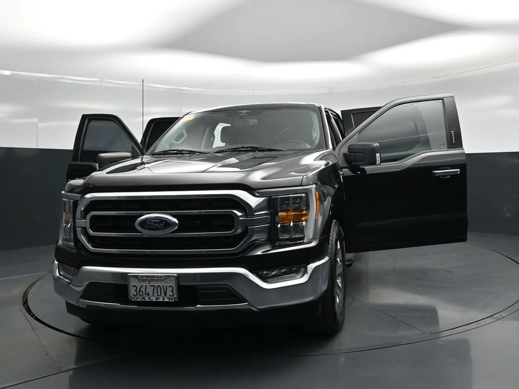 Used 2023 Black Ford XLT image 28