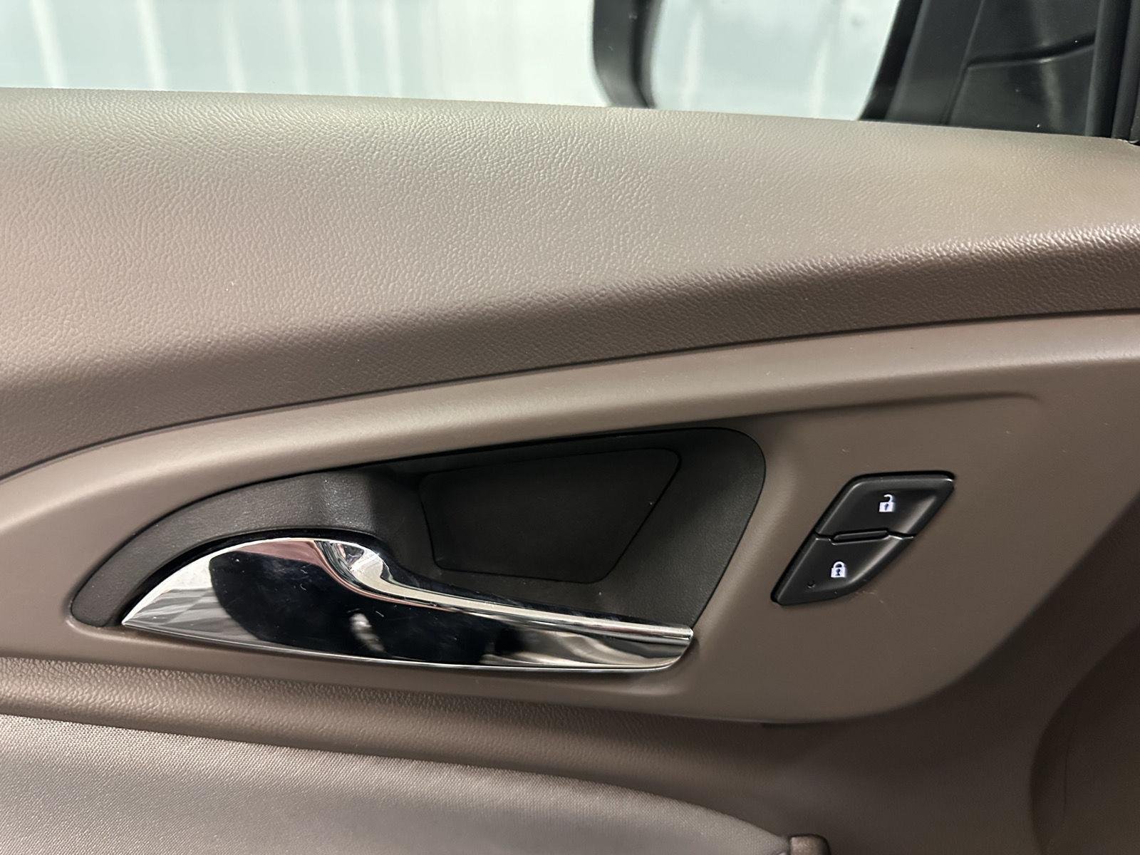 Used 2025 Mineral Gray Metallic Chevrolet LT image 13