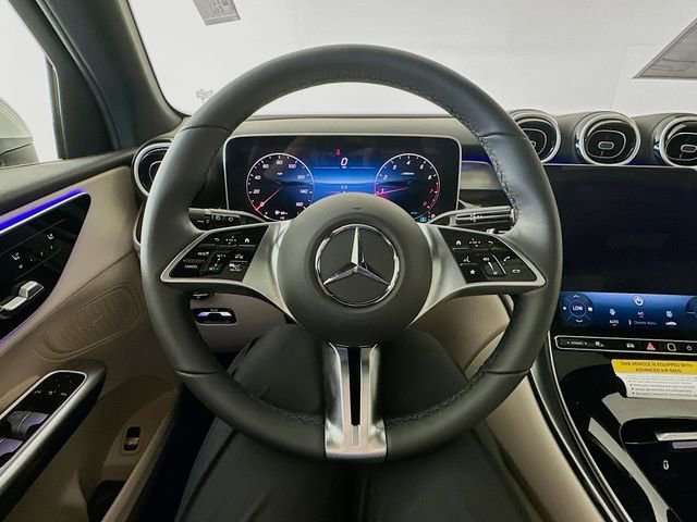 New 2026 Polar White Mercedes-Benz GLC 300 image 42