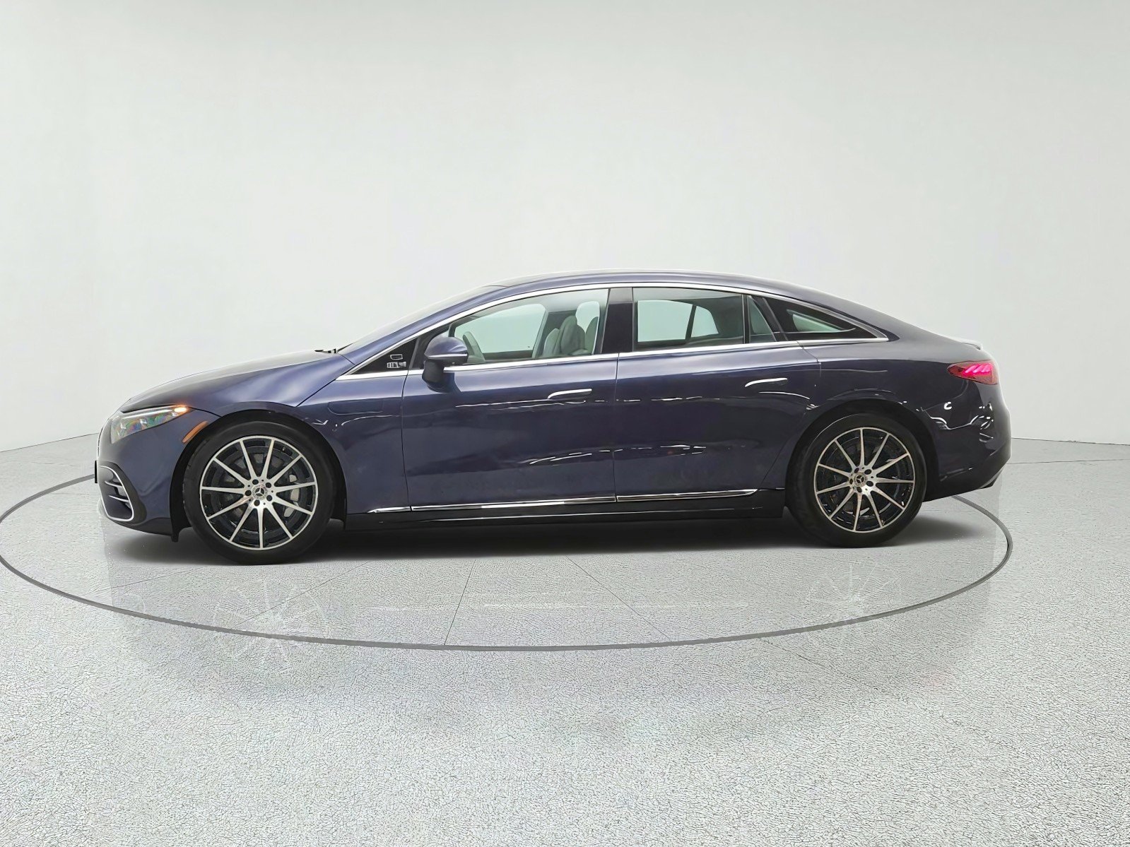 Used 2023 Twilight Blue Metallic Mercedes-Benz EQS 580 4MATIC® Sedan image 8