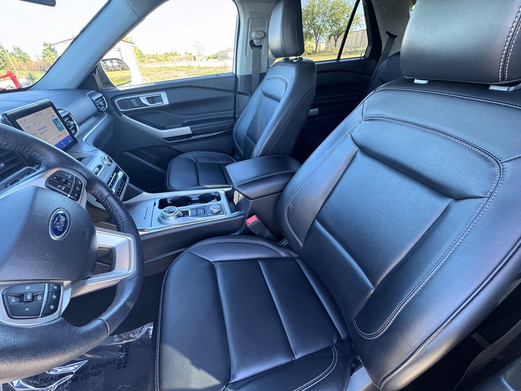 Used 2023 Gray Metallic Ford XLT image 8